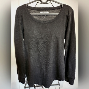 Long sleeve‎ black tee